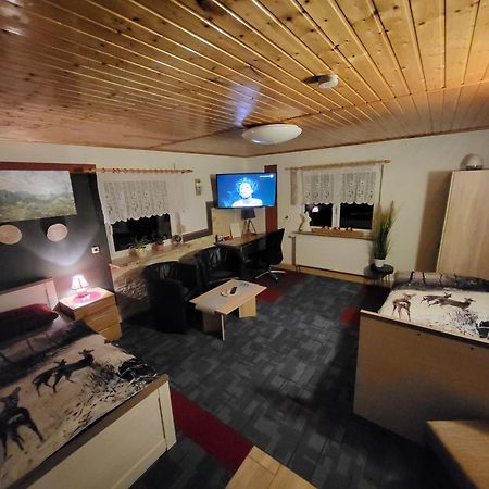 Monteur- Und Ferienwohnung Waldrauschen Fehrenbach Eksteriør billede