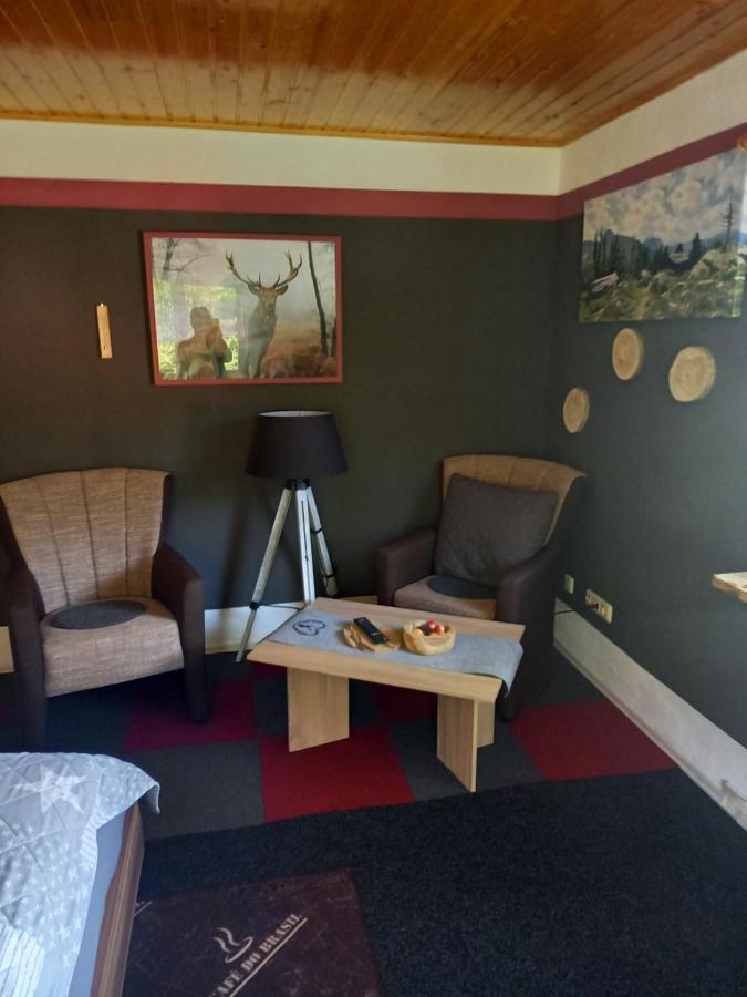 Monteur- Und Ferienwohnung Waldrauschen Fehrenbach Eksteriør billede