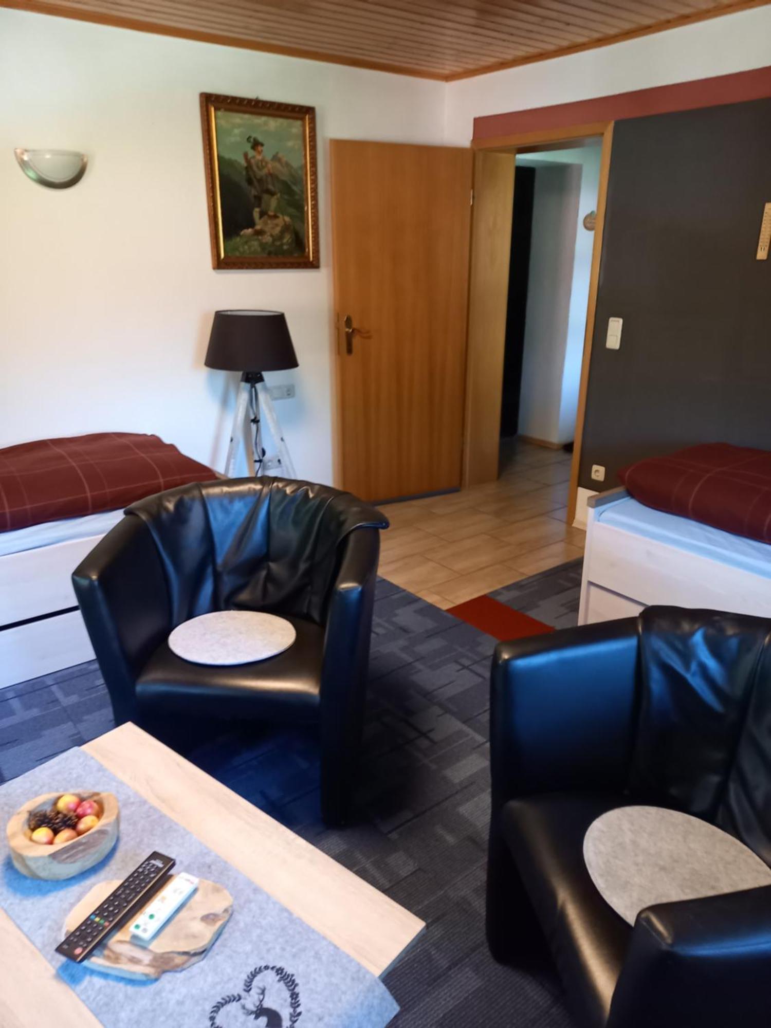 Monteur- Und Ferienwohnung Waldrauschen Fehrenbach Eksteriør billede