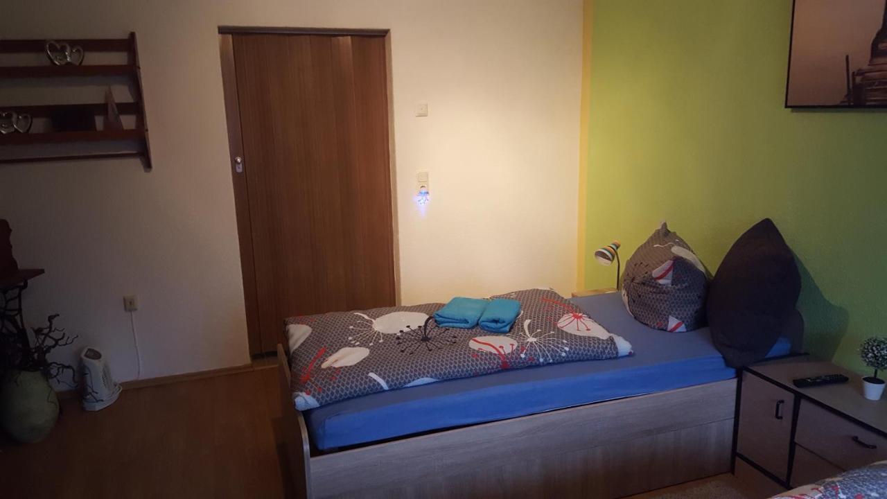 Monteur- Und Ferienwohnung Waldrauschen Fehrenbach Eksteriør billede